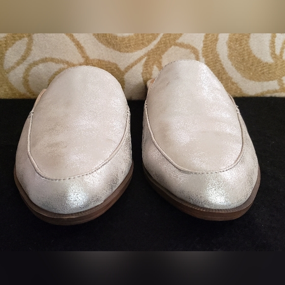 New Madden Girl Mattie Slip-On Women's Flats Size:9½M Shiny Silver - Picture 3 of 8